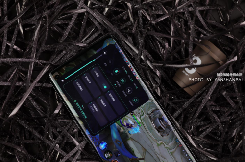真我X7 Pro至尊版評測，2500元內(nèi)唯一曲面屏5G手機香不香？