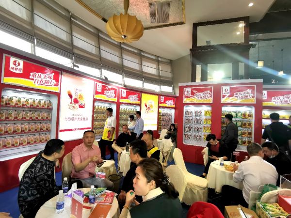 辣媳婦攜十余新品亮相糖酒會，招商加盟人氣火爆