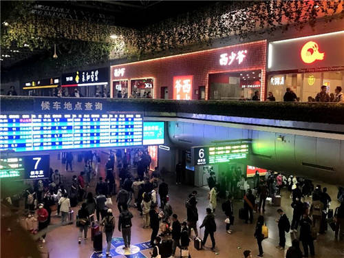領(lǐng)跑假期消費(fèi)，西少爺單店熱銷10萬