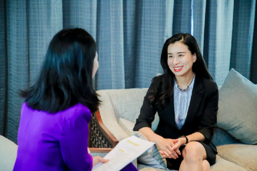真人力出席2021中國品牌博鰲峰會(huì)，創(chuàng)始人CEO曾麗曉接受CCTV專訪