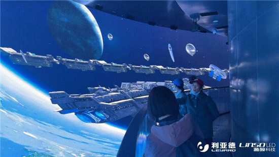 利亞德全新打造“更上海”環(huán)動多媒體秀，帶你“穿越”70年