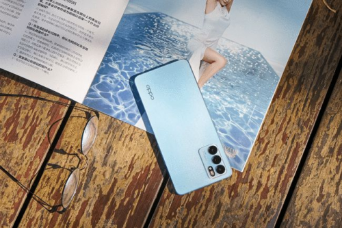 論顏值從來沒輸過，OPPO Reno6外觀亮眼，夏日晴海配色絕了