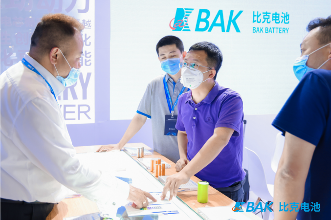 比克電池亮相國際五金博覽會(huì)，攜高倍率場景專屬強(qiáng)“芯”臟