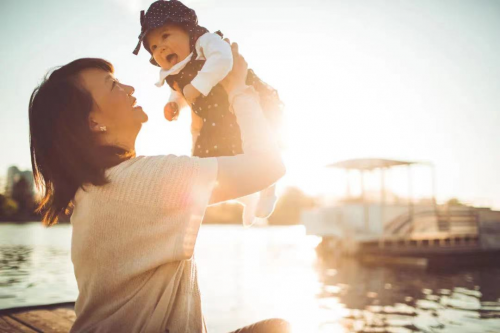 寶寶如何轉(zhuǎn)奶比較好？合生元延續(xù)母愛呵護(hù)