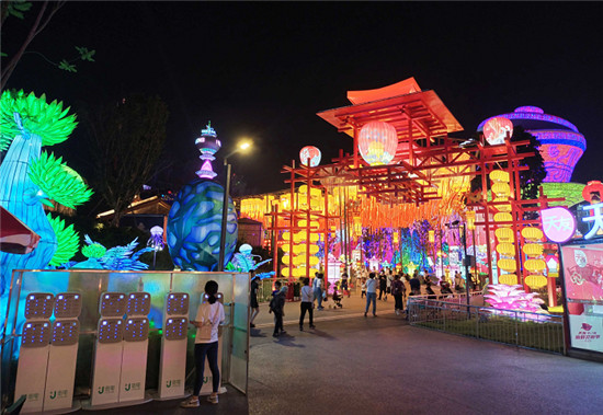 街電共享充電寶入駐自貢·中華彩燈大世界，全場(chǎng)續(xù)航光影奇幻之旅