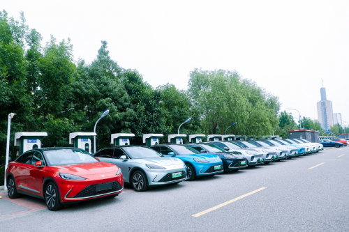 極狐汽車(chē)攜手國(guó)網(wǎng)首家開(kāi)通即插即充功能 覆蓋超過(guò)200城市4.2萬(wàn)充電樁