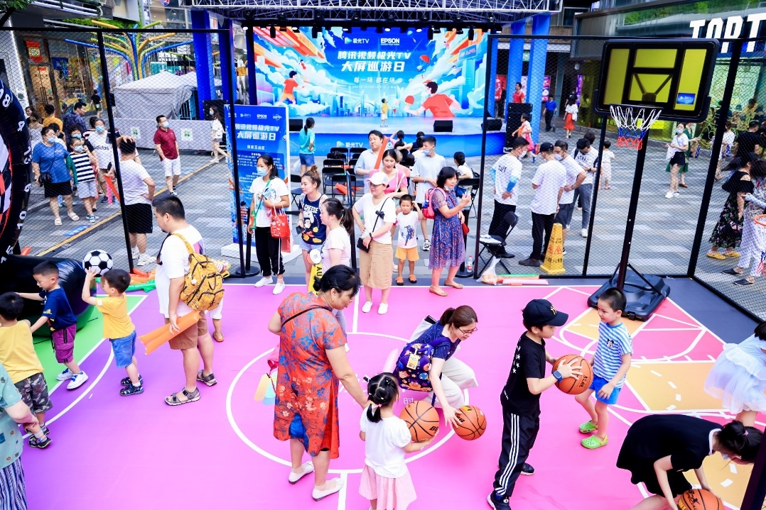 每一場(chǎng)，都在場(chǎng)——愛(ài)普生“大屏巡游日”上海首站正式啟程