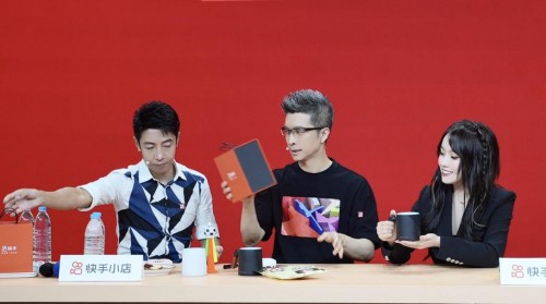 央視boys攜“洪荒少女”、辛選主播蛋蛋一起賣貨，3小時(shí)成交超3000萬(wàn)