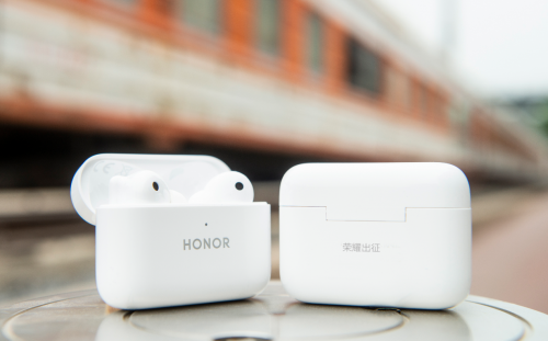 32小時(shí)超長(zhǎng)續(xù)航+提供鐳射服務(wù) 榮耀Earbuds2 SE幻夜黑配色正式開售