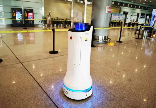消毒機器人機場應(yīng)用再落地！“歡樂消2”入駐贛州黃金機場