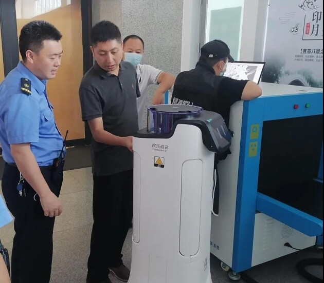 普渡機器人榮登《深圳僑報》，盡顯抗疫風采