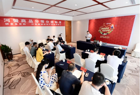 全程嗨翻！康輝、月亮姐姐直播拼農(nóng)貨，互動央視豐收節(jié)晚會致敬農(nóng)民739.jpg