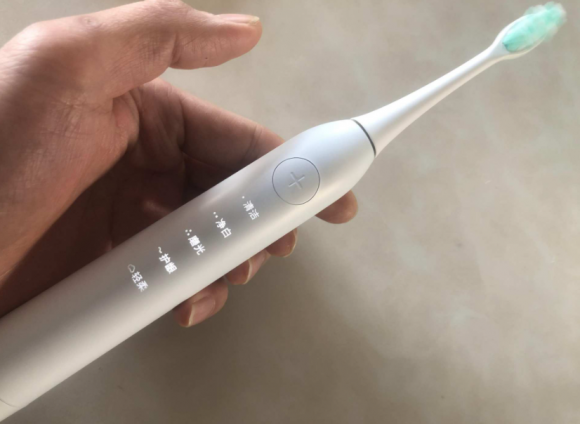 “上火”高發(fā)季節(jié)電動牙刷哪個牌子好？十大品牌電動牙刷推薦