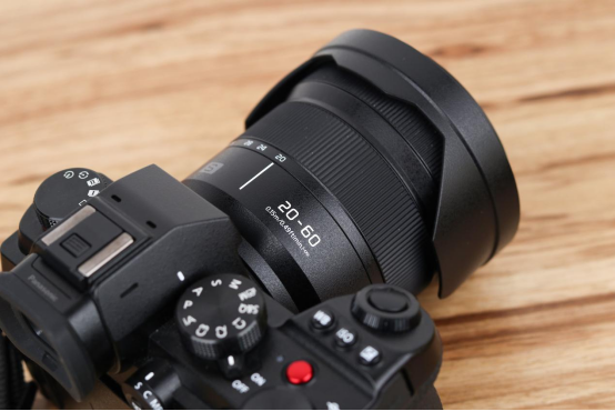 松下LUMIX S5掛機頭？當然是LUMIX S 20-60mm