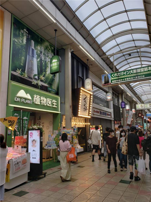 國(guó)貨品牌千帆競(jìng)發(fā)，看植物醫(yī)生的成長(zhǎng)密碼