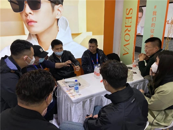 相伴金秋十月，北京眼鏡展施洛華締造專屬時(shí)尚盛宴
