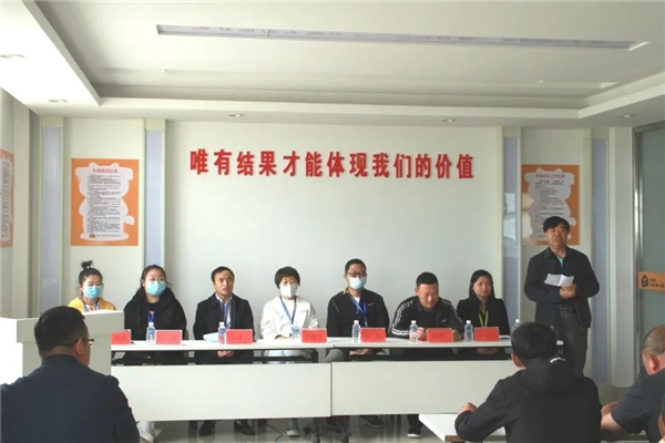 “認養(yǎng)一頭?！笨地惸翗I(yè)深化校企合作，以“新型學(xué)徒制“培養(yǎng)人才