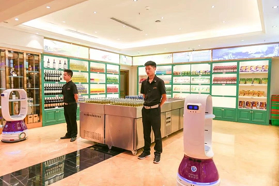 馬來西亞KTV復(fù)業(yè)：智能機(jī)器人開啟KTV服務(wù)新時代