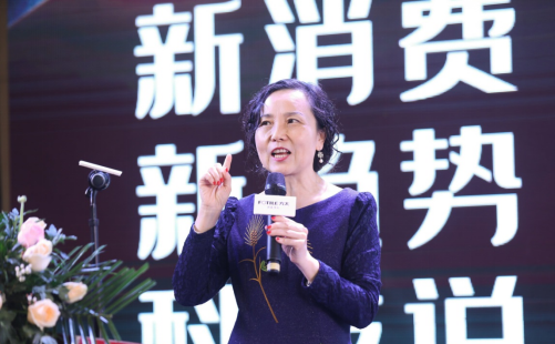 要補(bǔ)水，更要補(bǔ)營養(yǎng)——育兒專家蔣競雄解讀兒童飲水的健康密碼