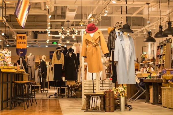 跟著三雄極光學照明，不愁店內(nèi)沒顧客！