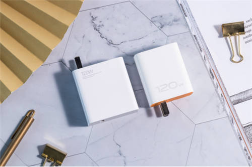 iQOO 9 Pro和小米12 Pro，售價(jià)相當(dāng)，那實(shí)力也平分秋色嗎？