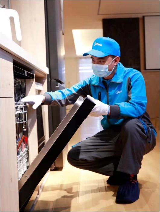 美的周磊談京東電器藍(lán)盾計(jì)劃：消費(fèi)者體驗(yàn)至上 電器服務(wù)要升級