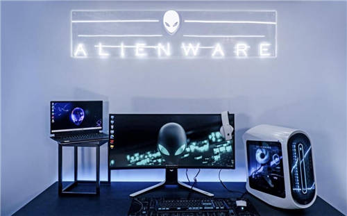 斗魚(yú)直播間，管澤元與ALIENWARE一同“開(kāi)戰(zhàn)”