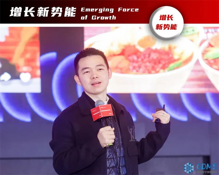 萬(wàn)同集團(tuán)董事長(zhǎng)兼CEO、蚊子會(huì)創(chuàng)始人兼董事長(zhǎng)、中國(guó)廣告協(xié)會(huì)學(xué)術(shù)委員會(huì)委員，王俊樺.jpg