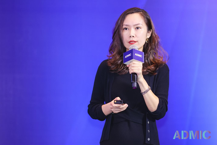 黃莉佳，平臺用戶內(nèi)容負(fù)責(zé)人，LING感研究院聯(lián)合創(chuàng)辦人.jpg