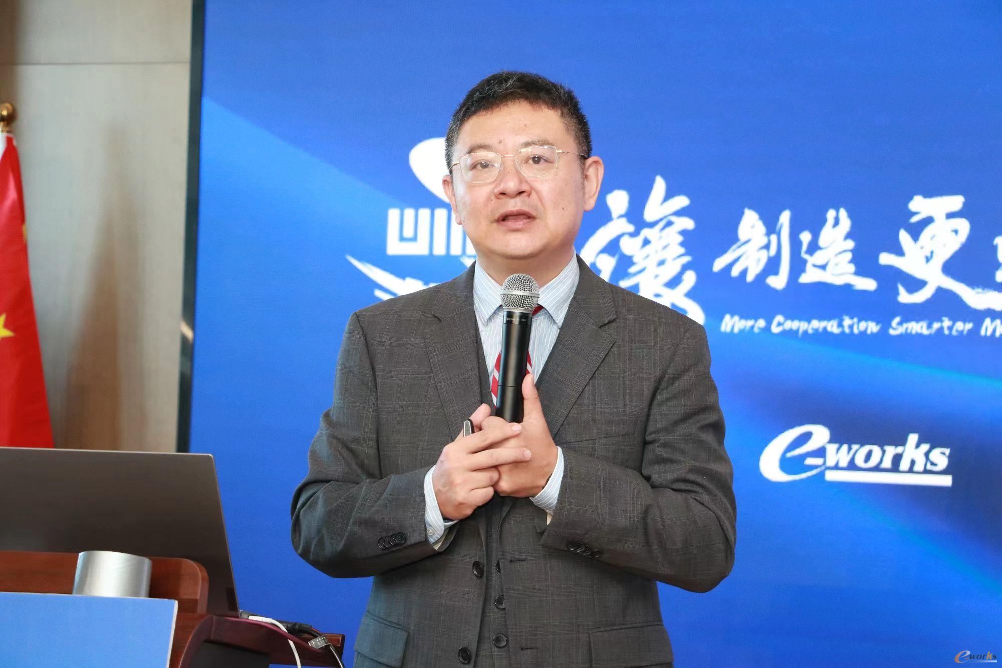圖6 中國企業(yè)知識(shí)開源計(jì)劃創(chuàng)始人、布道師陳果