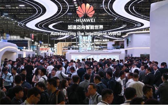 直擊2025 MWC上海：5G-A加速跑，AItoX落地忙3442.png