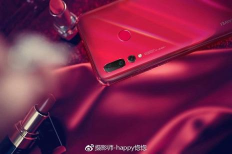 華為nova4圖賞：熱戀般的蜜語紅，甜蜜絢爛