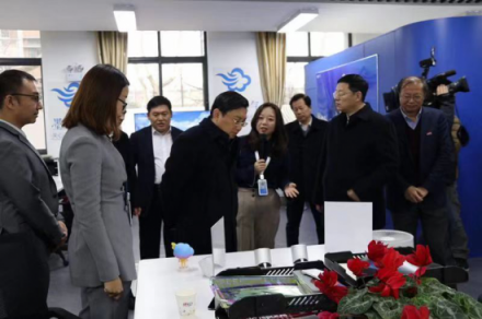 江蘇省委常委、南京市委書(shū)記張敬華視察墨跡天氣智慧研究院