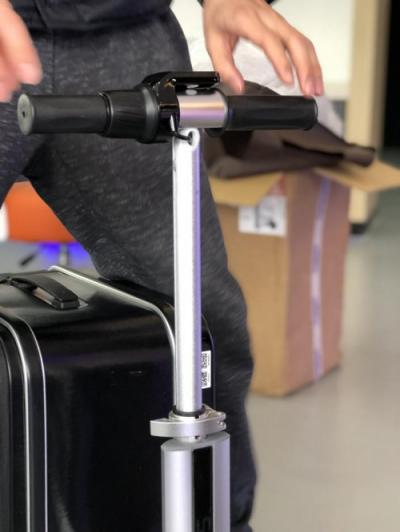 賣到斷貨的黑科技智能騎行旅行箱終于入手了！