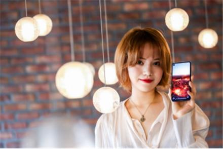 科技亦可展現(xiàn)時尚魅力 三星Galaxy A系列演繹魔都風(fēng)情