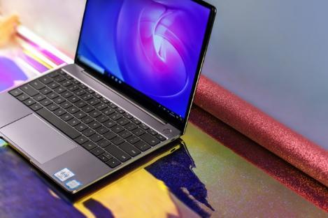 PC領域新晉“網(wǎng)紅”:華為MateBook 13筆記本深空灰配色即將發(fā)售！