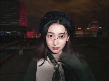 攝影師MOOM評測美圖V7 暗夜絕美人像一臺手機搞定！