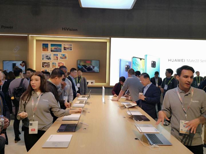 “技術(shù)流”征戰(zhàn)CES 2019，華為MateBook 13筆記本全面更出色！
