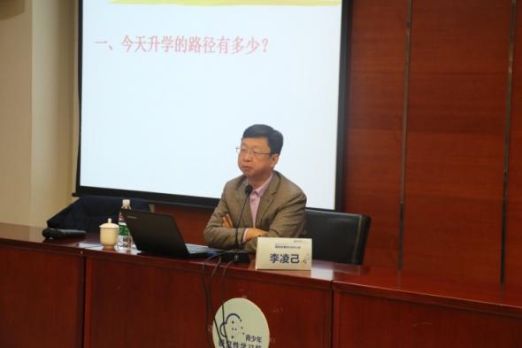 載行囊而來(lái)，滿(mǎn)載而歸
