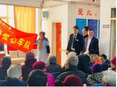 在全國(guó)建愛心車隊(duì)做公益 首汽約車帶給這個(gè)世界更多溫暖