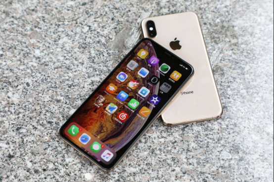 iPhone調(diào)價(jià)VS國產(chǎn)機(jī)漲價(jià)，短兵相接之下蘋果勝算幾成？