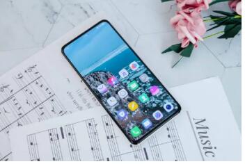 升降式攝像頭讓你的美盡情展現(xiàn)，vivo X27讓拍照好看更好玩