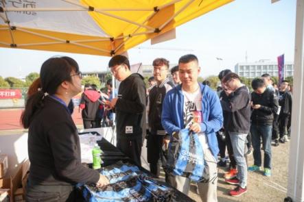蘇寧體育特步校園開跑，2000名“跑步控”玩嗨了