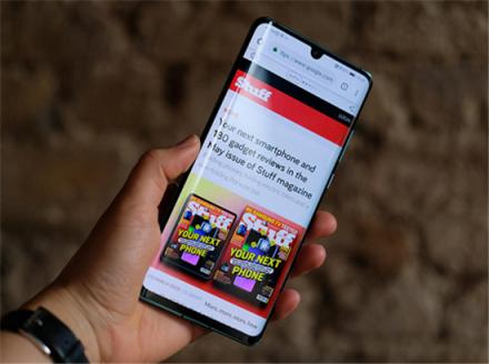 英國(guó)頂尖科技媒體Stuff測(cè)評(píng)華為P30 Pro，打出5星滿(mǎn)分！