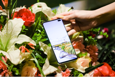 三星Galaxy S10和華為P30怎么選？屏幕素質(zhì)分高低