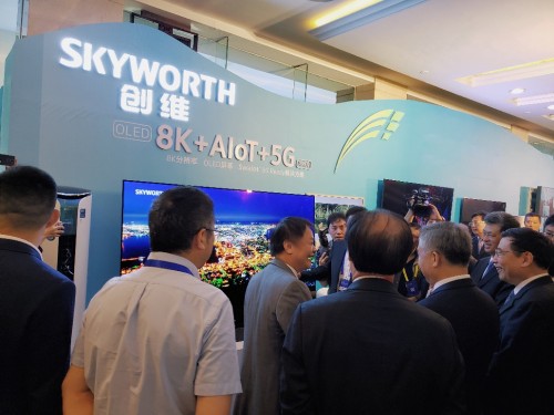 創(chuàng)維以8K+AIoT+5G重新定義電視發(fā)展方向，全球首臺8K AIoT 5G O