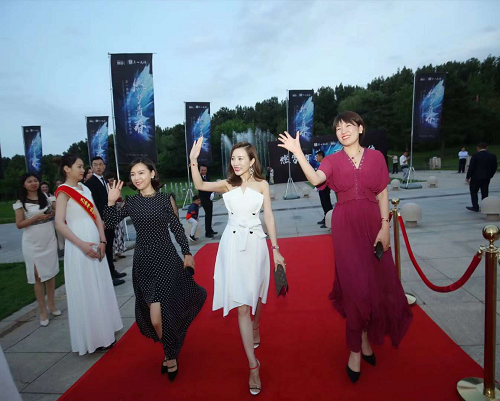 倪萍、王江寧出席天一美膳·飽倍兒2019新品發(fā)布會，星光熠熠眾星璀璨