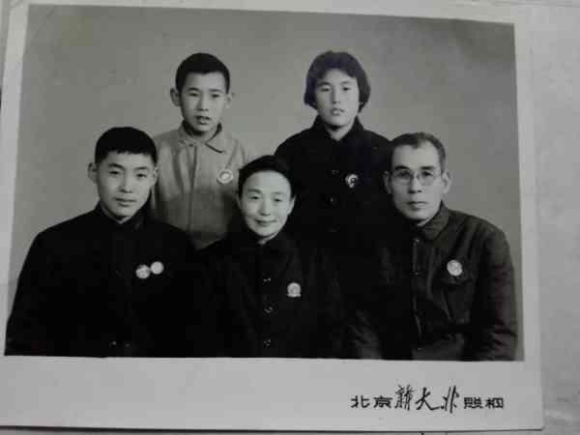 圓滿！熱心網(wǎng)友助力丟失25年老相冊(cè)神奇找到主人，揭開所有謎題
