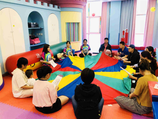 在線早教、傳統(tǒng)早教大PK：帶寶寶去悅寶園，僅僅是讓孩子學習嗎?