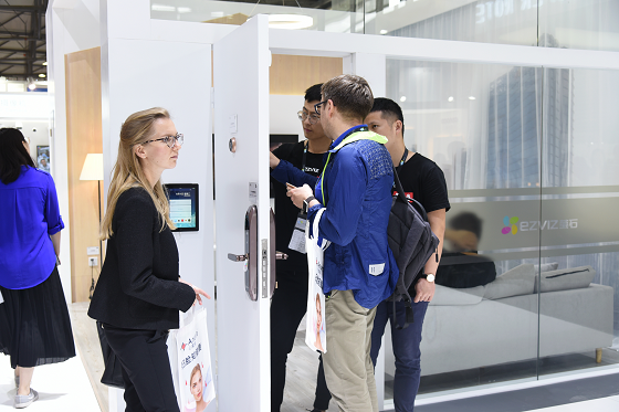 螢石攜多款新品亮相CES Asia 2019 示范未來(lái)生活新方式
